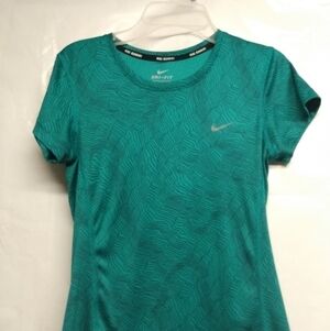 Nike Ladies DriFit Running Top, XS,Green, pre-owned